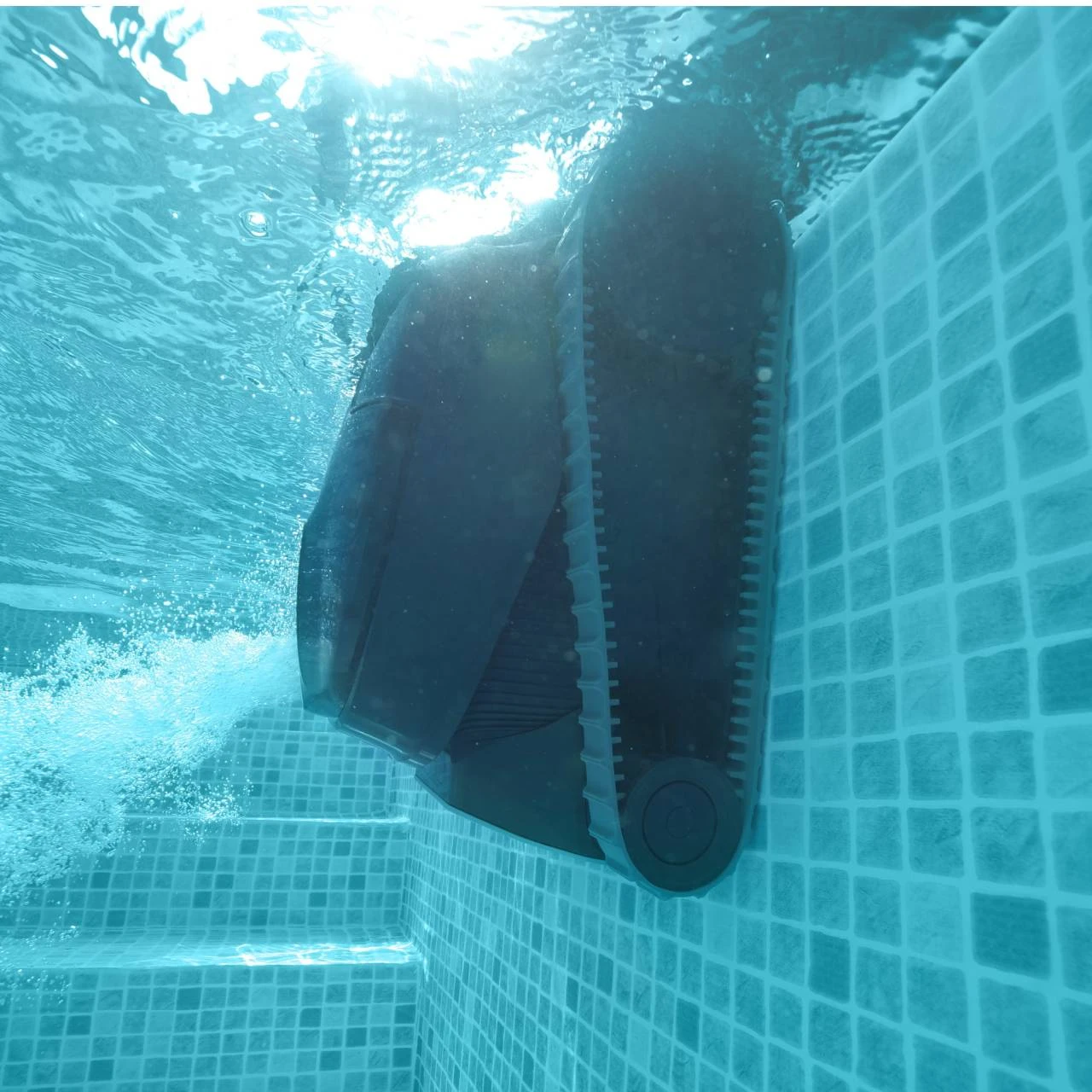 Akku Poolroboter Dolphin LIBERTY 200 - Wand- Und Bodenreiniger 8 Akku Poolroboter Dolphin LIBERTY 200 - Wand- Und Bodenreiniger – Bild 6